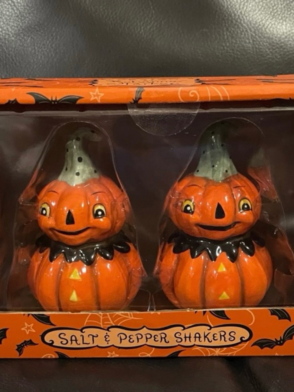 Halloween Johanna Parker Salt and Pepper Shakers Pumpkins
